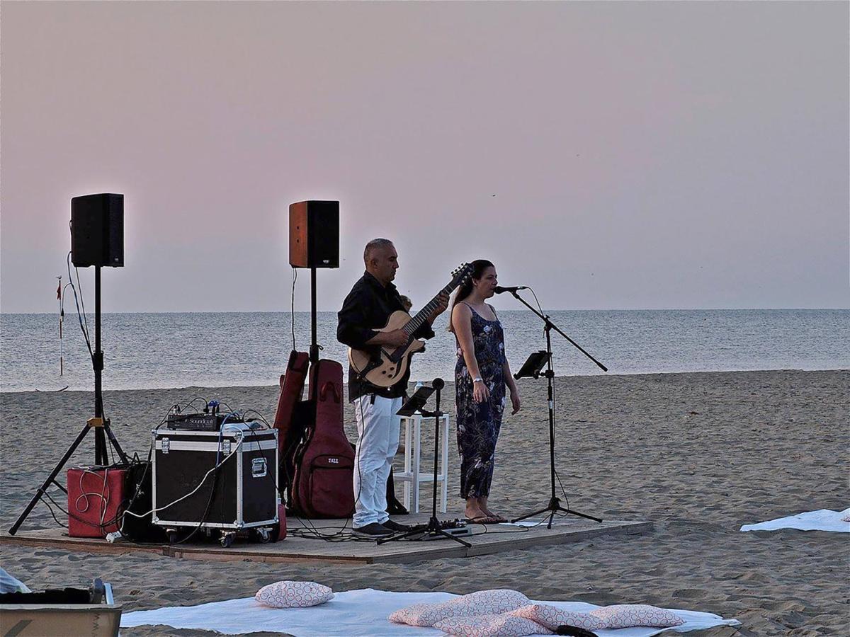 Le Terrazze Apartments Lido di Spina Bagian luar foto