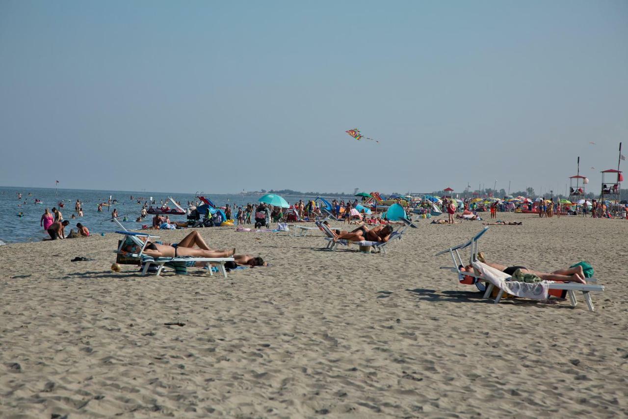 Le Terrazze Apartments Lido di Spina Bagian luar foto