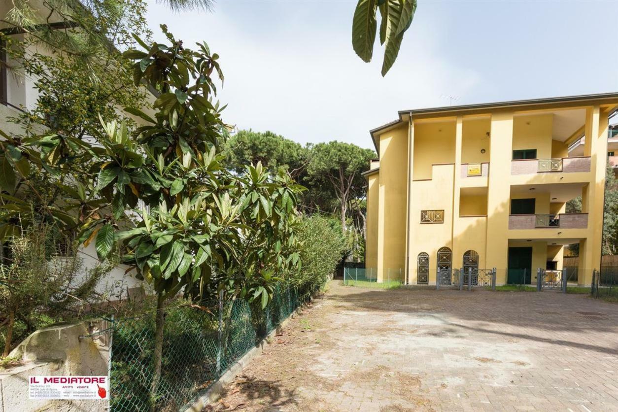 Le Terrazze Apartments Lido di Spina Bagian luar foto